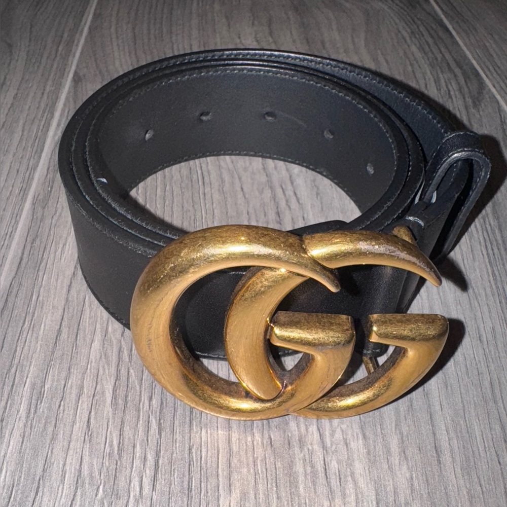 Gucci Marmont belt black with gold buckle
